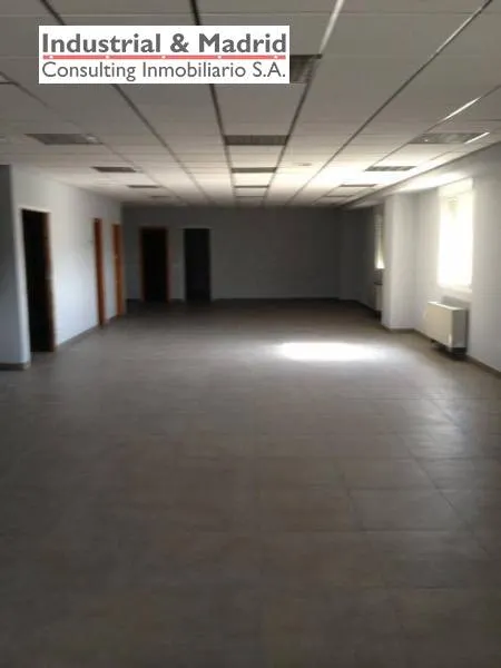 VENTA DE NAVE INDEPENDIENTE EN LOECHES — 10