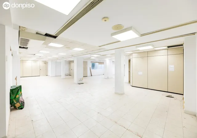 Vivienda de 170 m2 con 5 dormitorios en Gran Vía – Amplia y con gran potencial — 2
