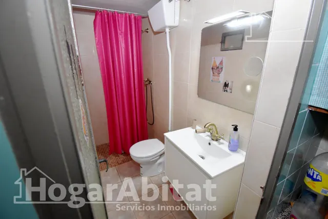 ¡OPORTUNIDAD DE INVERSIÓN! CASA CON BALCÓN Y PATIO EN EL CENTRO — 47