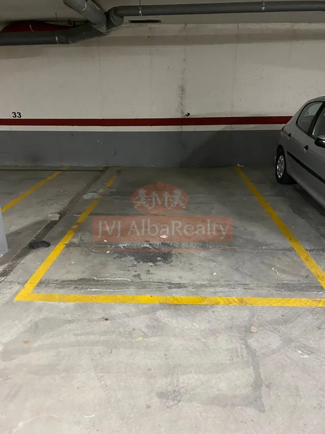 SE VENDEN PLAZA DE GARAJE Y TRASTERO EN LA MISMA FINCA, ZONA FACULTAD DE MEDICINA. — 2