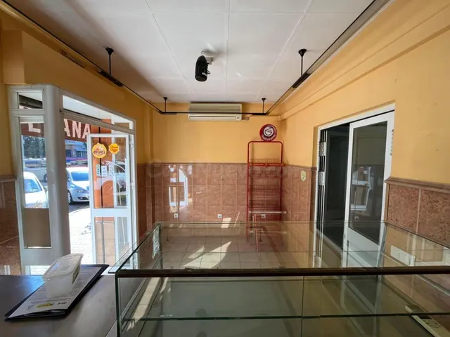 VENTA de Local en Camas — 11
