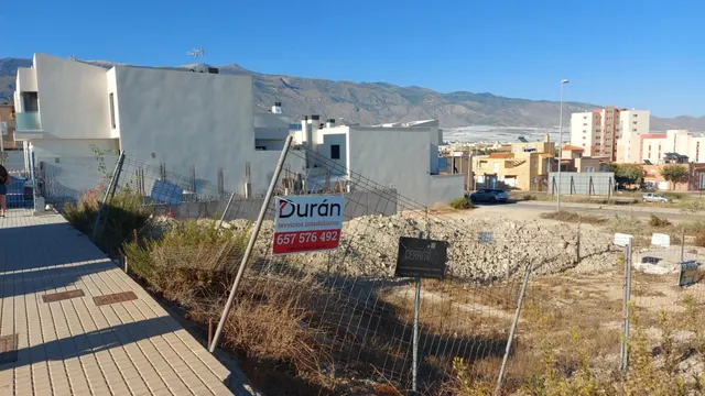 Solar en venta en La Loma para duplex con sotano — 3