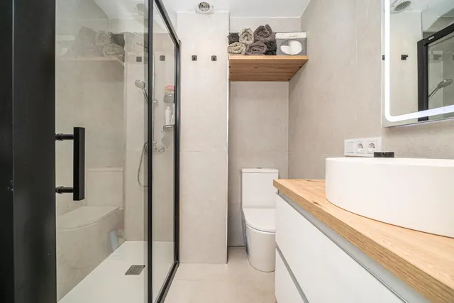 ¡A solo 50 metros del mar! Planta baja reformada con dos terrazas privadas en Can Pastilla — 14
