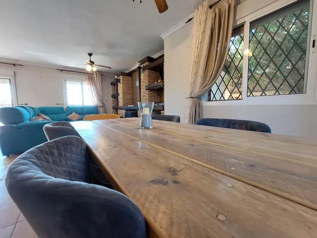Chalet 6 dormitorios 3 baños, terrazas y piscina en Burjulú. — 30