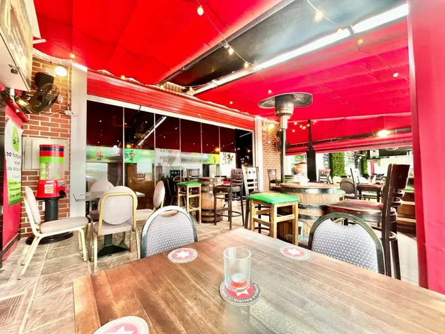 Traspaso bar equipado con terraza en zona comercial – 95.000 - foto 4