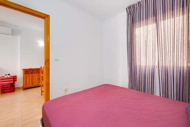 Apartamento de 2 dormitorios con piscina comunitaria en Torrevieja — 21