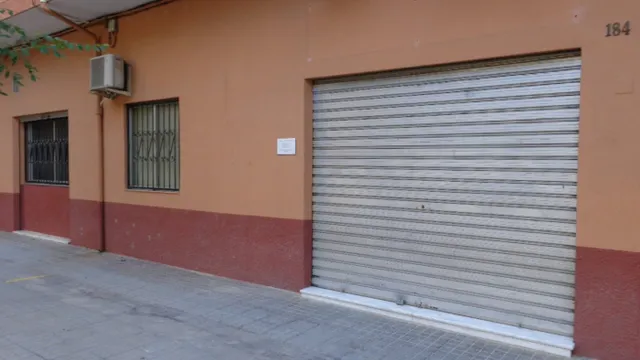 ¡¡¡AMPLISIMO LOCAL!! — 3