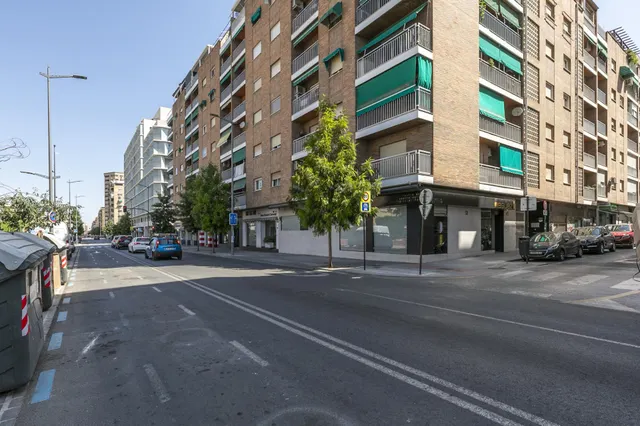 Espectacular Piso Reformado con Vistas Despejadas al Parque García Lorca (Zona Ronda - Arabial) — 24