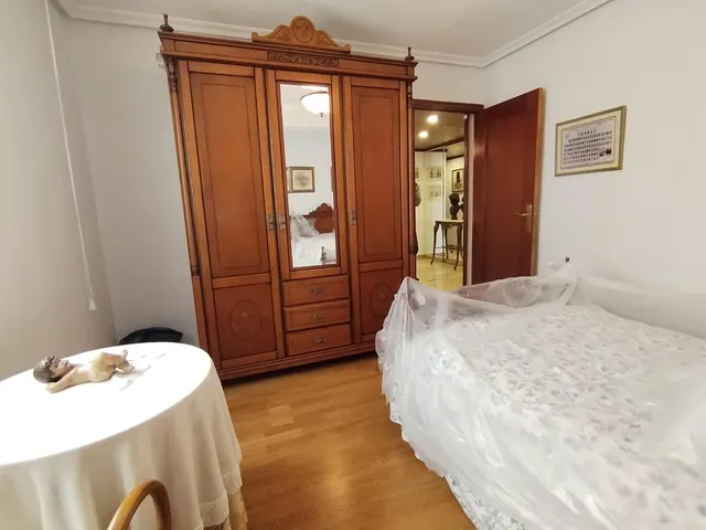 Soberbio piso en Avenida Ramón y Cajal — 22