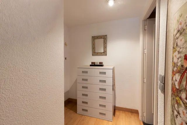 Exclusivo piso señorial con terraza en el Paseo del Salón (Cuesta de Escoriaza), con cochera y trastero. — 30