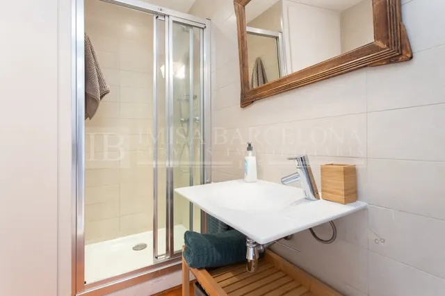 LUMINOSA PLANTA BAJA CON CÉDULA DE HABITABILIDAD EN VENTA EN LA VILA DE GRACIA — 10