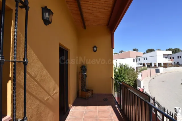 ¡EXCELENTE CASA EN EL CASTILLO DE LAS GUARDAS! - foto 2