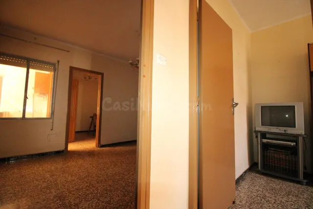 Piso para reformar a pocos minutos del centro y junto a El C - foto 3