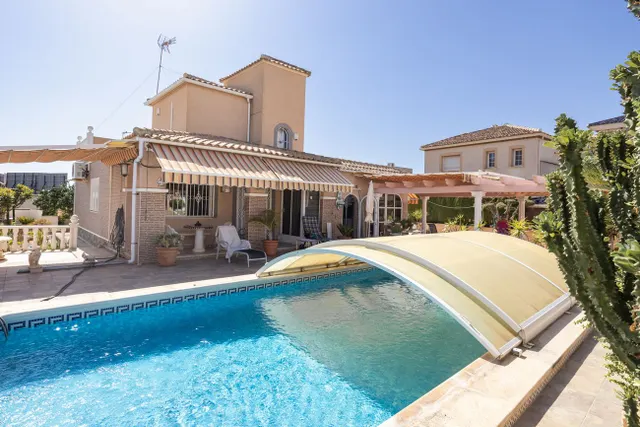 Villa 4 habitaciones 180m² en venta - Lomas de Cabo Roig — 31