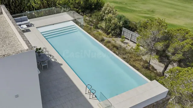 Villa 4 habitaciones 250m² en venta - Las Colinas Golf - foto 2