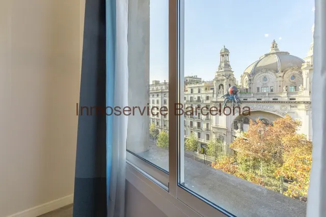 ESPECTACULAR PISO EN EL CENTRO DE BARCELONA — 2