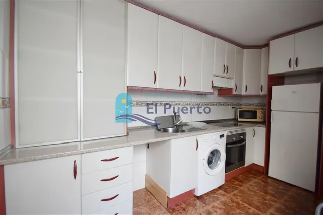 PISO AMPLIO Y LUMINOSO CERCA DE LA PLAYA – REF. 717 — 7