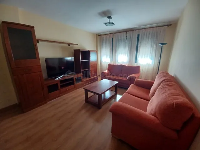 SE VENDE PISO EN RENTABILIDAD DE TRES DORMITORIOS, DOS BAÑOS - foto 4