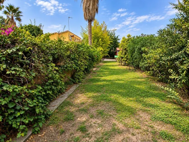 Villa con piscina y parcela de 2.075 m2 en Ses Rotgetes, cerca de Palma — 24