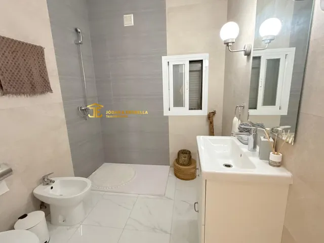 MARAVILLOSO CHALET DE 4 DORMITORIOS EN TORRECILLA — 25