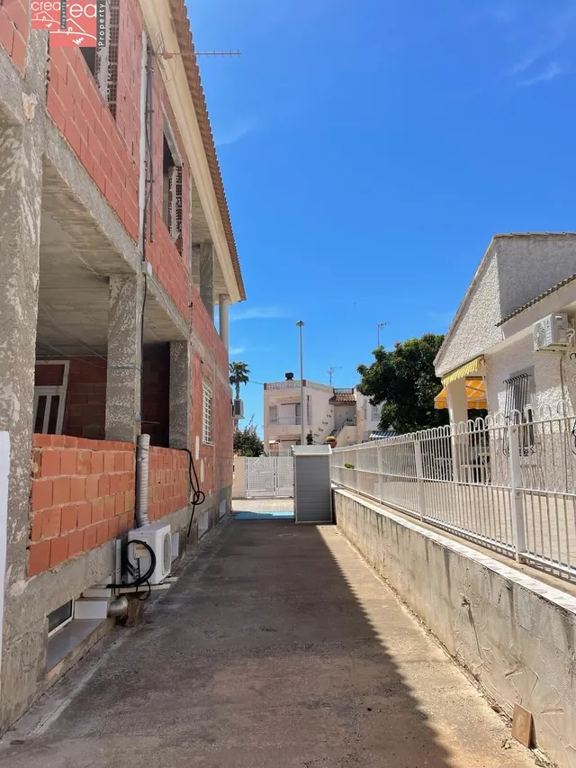 OPORTUNIDAD PARA UN GRAN INVESION DUPLEX CON PARCELA DE 250M2 SEMI CONSTRUIDO CON PROYECTO APROBADO — 21