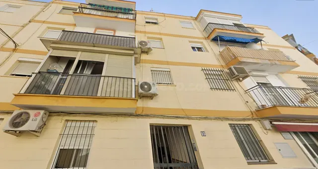 Venta piso en Lora del Rio (Sevilla) - foto 2