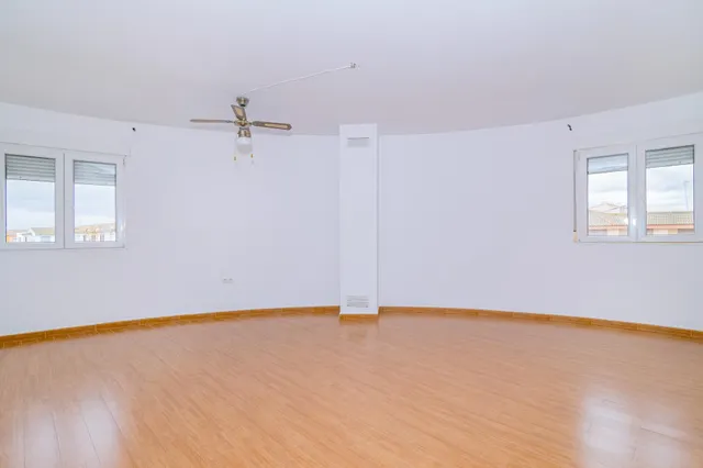 Chalet en venta en la mejor zona de ATARFE — 24