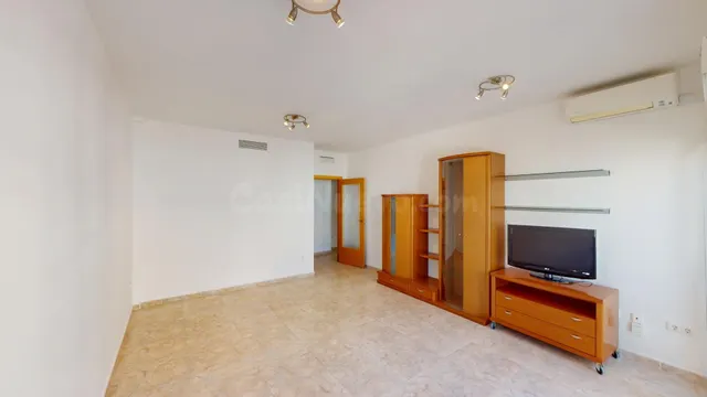 Oportunidad Única en Miramar: Piso Impecable con Garaje, Tra - foto 3