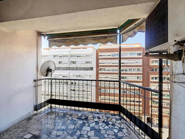 Amplio piso de 5 habitaciones y 129 m2 en zona Primado Reig - foto 3