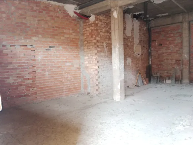 Se vende Local Ubicado en Las Medranas, Calahorra - foto 5