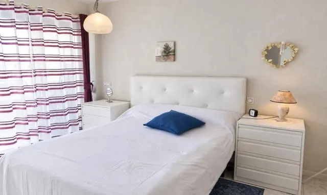 Bonito apartamento en Roses con piscinas comunitarias y vistas abiertas — 10