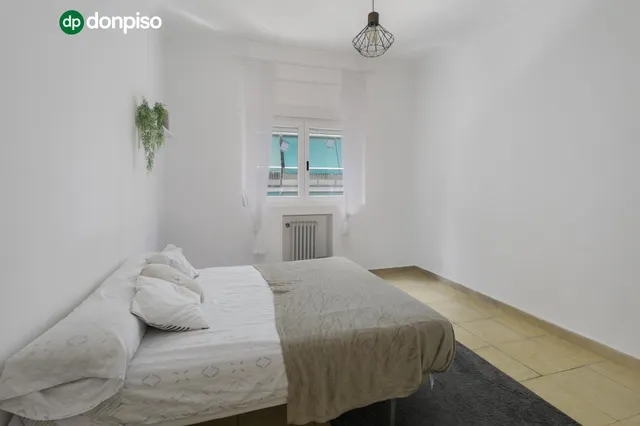 EXCLUSIVO PISO DE 253 m2 EN GRANADA CENTRO – 2.800 €/MES DE RENTABILIDAD — 17