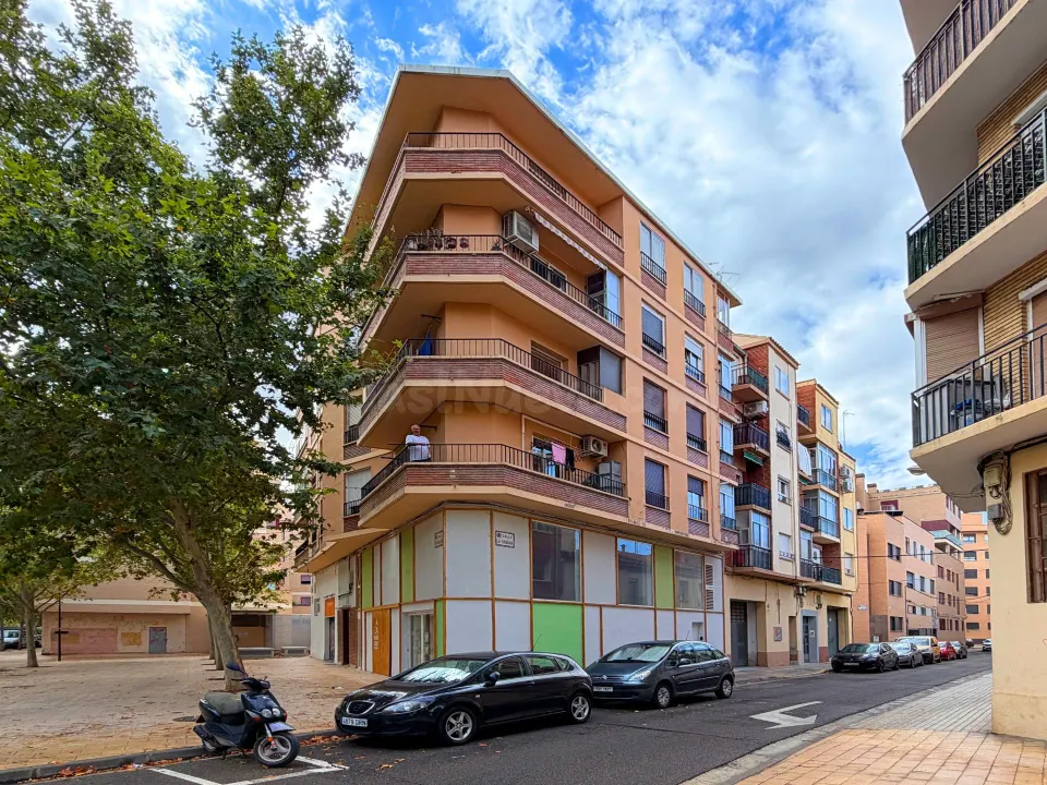 SE VENDE PISO DE TRES DORMITORIOS CON VISTAS DESPEJADAS EN LA JOTA - ZARAGOZA