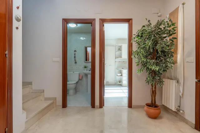 EXCLUSIVA VIVIENDA CON PISCINA PRIVADA EN URBANIZACIÓN "EL TORREÓN" EN ALBOLOTE. — 13