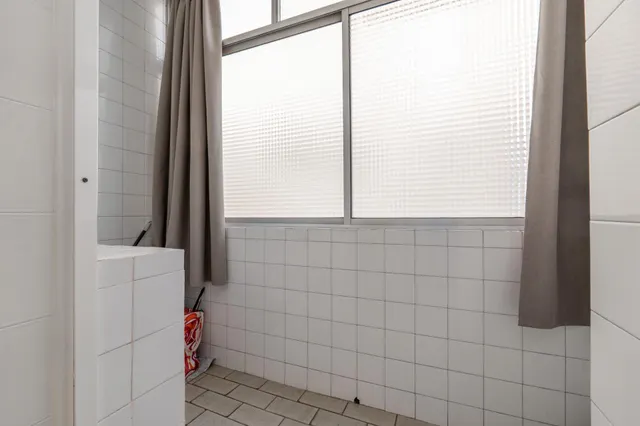 Piso de 87 m2 con 3 dormitorios en Pedro Antonio de Alarcón 27, junto a Recogidas — 10