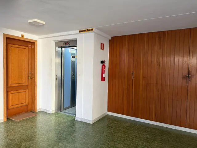Exclusivo piso con dos terrazas, 3 habitaciones, piscina y maravillosas vistas en playa de aro — 33