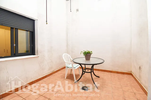 Espacio y libertad al aire libre en esta cómoda planta baja con terraza y patio — 8