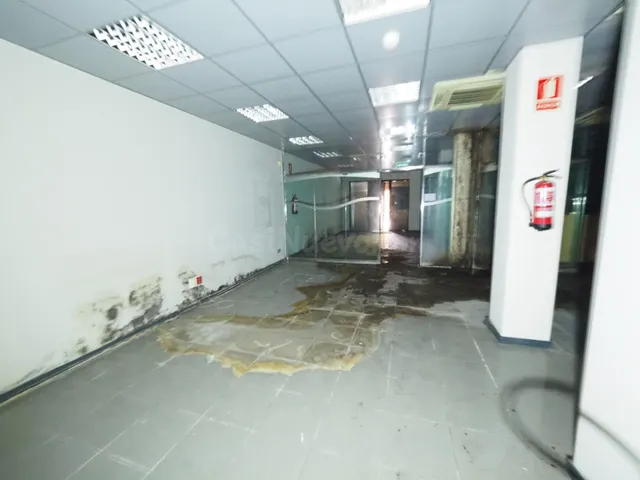 SE VENDE LOCAL COMERCIAL EN MATARO - foto 4