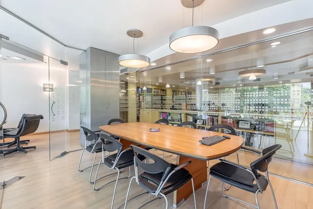 EXCLUSIVO INMUEBLE EN PLAZA DE CARRETAS, JUNTO AL EMBLEMÁTICO PASEO DEL SALÓN — 7
