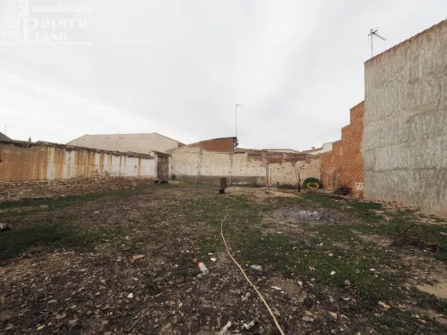 *Oportunidad en Argamasilla De Alba, solar de 300 m2 y 34 m  - foto 5