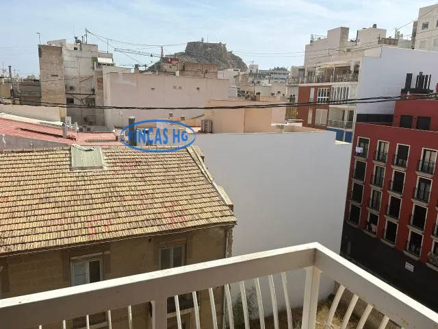 Gran vivienda señorial, centro tradicional con 242 m2. — 11