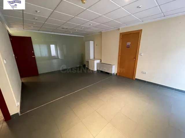 OFICINA EN PLENO CENTRO. — 2
