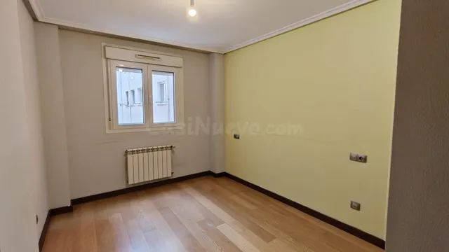 PISO EN ALQUILER EN OVIEDO – 3 habitaciones, GARAJE Y ASCENS - foto 4