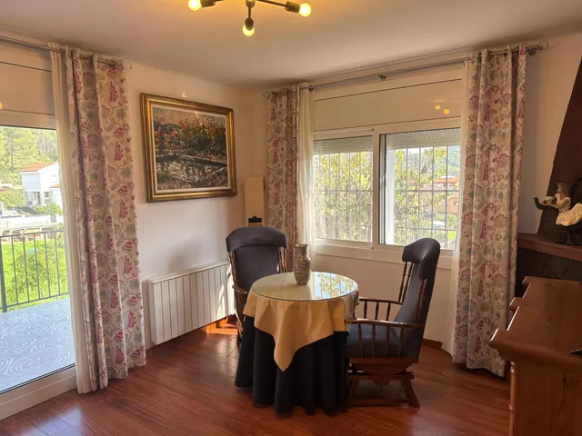 Casa con vistas, amplio espacio exterior y múltiples posibilidades en Mas Milà, Olivella — 6