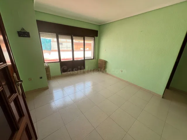 PISO EN EL CENTRO DE LA LOCALIDAD, DOS PISOS JUNTOS, EN MUY  - foto 4
