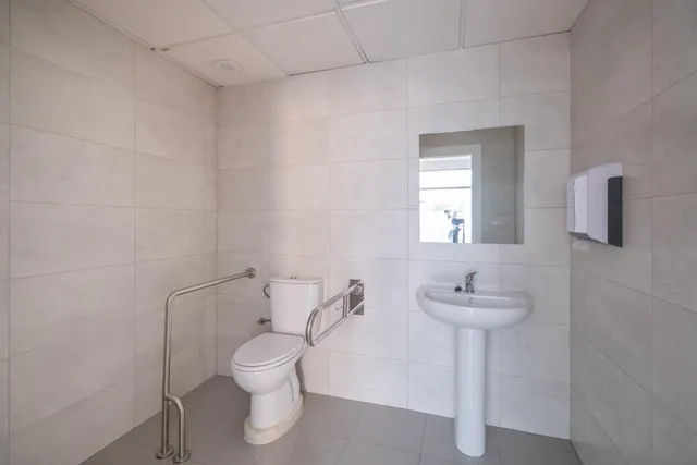 Alquiler de local comercial de 50 m2 en el Edificio Orihuela – Playa Flamenca, Orihuela Costa — 19