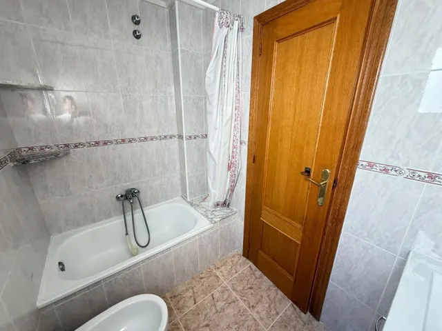 Ático con vistas al mar en av. de las habaneras con vistas al mar. 2 dorm. 1 baño. superficie de 79 m2. — 14