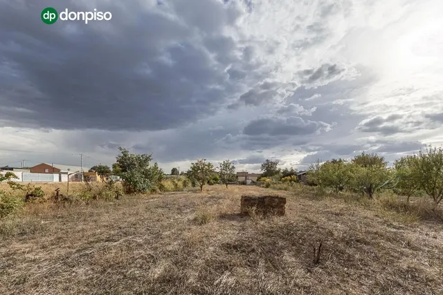 Cortijo con casa de 117 m2 y terreno de 2.312 m2 en Santa Fe — 27