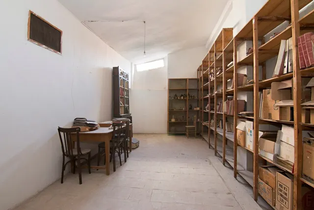 Escpecatcular Casa- Edficicio en el Centro de Baza — 36
