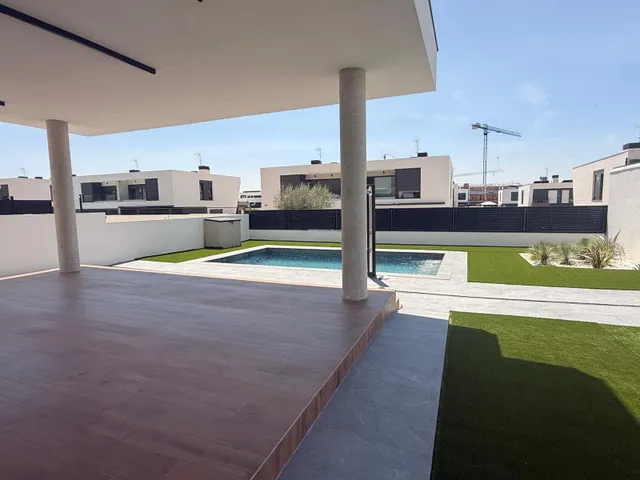 Exclusivo Chalet de Diseño en El Bosque, Villaviciosa de Odón - Lujo y Confort — 27